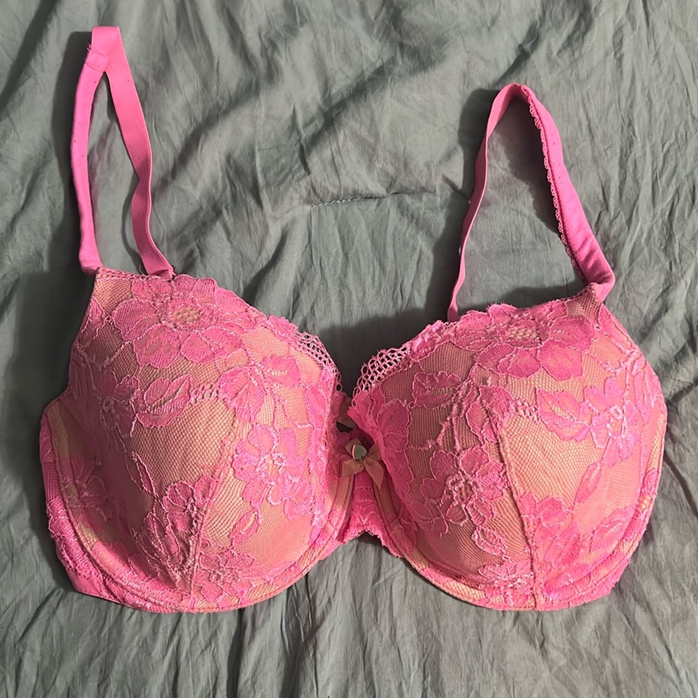 Super cute pink VS bra!
